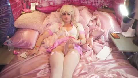 Bambi Bubbles online show from October 2025 06:20:02 AM