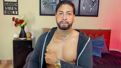 Snapshot of bastian_jones1 chatting on March 2025 05:14:02 AM bastian_jones1 online show from March 2025 05:14:02 AM