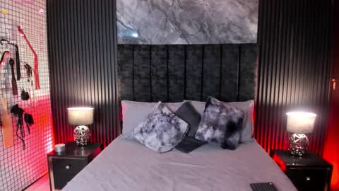 Danna  online show from February 2026 09:10:02 AM