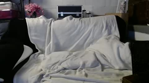Snapshot of beachymilf chatting on May 2026 12:55:02 PM BeachyMILF online show from May 2026 12:55:02 PM