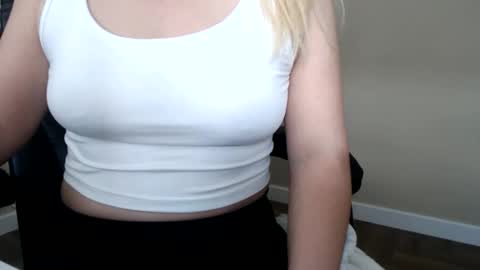 beauty_annyta online show from April 2026 07:55:01 AM