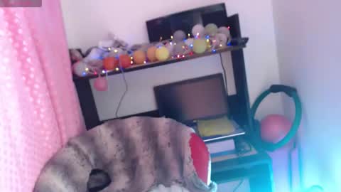 Snapshot of bekkasquirt chatting on April 2026 07:58:01 PM bekkasquirt online show from April 2026 07:58:01 PM