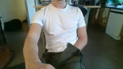 Snapshot of bel7ebite chatting on January 2025 03:50:01 PM bel7ebite online show from January 2025 03:50:01 PM