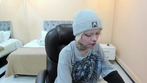 Bela online show from April 2026 07:55:01 PM