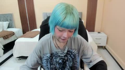 Snapshot of bela_craxkerr chatting on June 2026 12:43:01 PM Bela online show from June 2026 12:43:01 PM