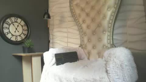independent model online show from July 2026 05:55:02 PM
