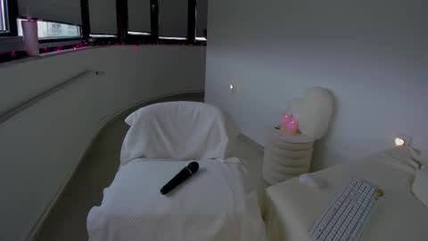 Anna  online show from March 2026 10:48:02 AM