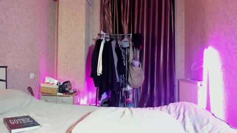 Snapshot of bella_sims chatting on April 2026 06:24:02 PM bella sims online show from April 2026 06:24:02 PM