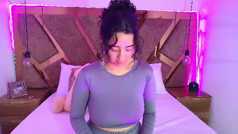 Bella Swwan  online show from July 2026 10:50:02 PM