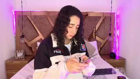 Bella Swwan  online show from July 2026 07:16:01 PM