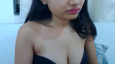 bellacrystall online show from March 2026 05:52:01 AM