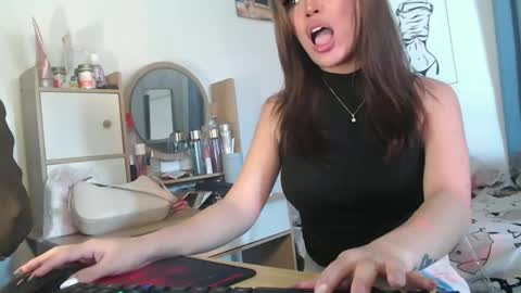 Bella Porch online show from December 2025 01:35:02 AM