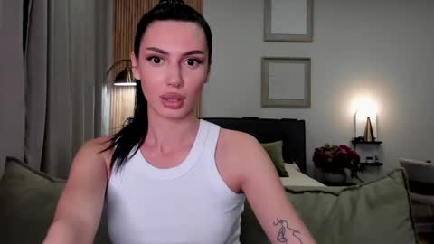 Bella online show from May 2026 09:10:02 PM