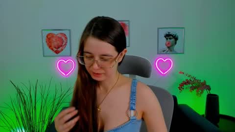 Bella. Ntmu online show from February 2025 10:59:01 PM