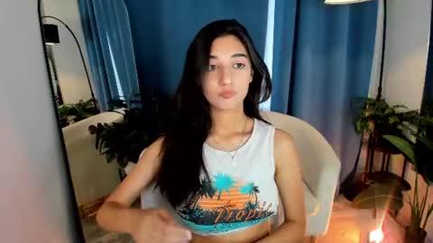 Snapshot of bellecerise_ chatting on July 2026 01:04:02 PM Bella online show from July 2026 01:04:02 PM