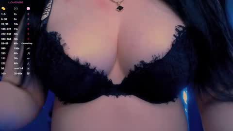Snapshot of bellelovexx chatting on May 2026 09:53:01 PM Hello I am kind friendly and cute girl online show from May 2026 09:53:01 PM
