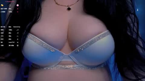 Snapshot of bellelovexx chatting on May 2026 09:53:02 PM Hello I am kind friendly and cute girl online show from May 2026 09:53:02 PM