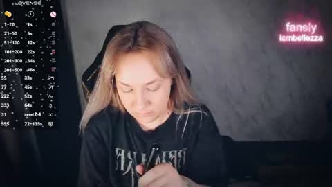 Snapshot of bellezza_ chatting on July 2026 12:29:02 AM Your Annabelle Wolf online show from July 2026 12:29:02 AM