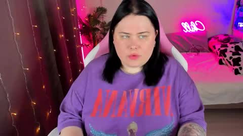 LinaBoo online show from November 2025 04:39:02 PM