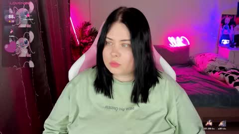 LinaBoo online show from November 2025 06:52:01 PM