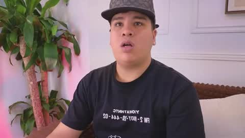 bennett_alejoo online show from April 2026 06:57:01 PM