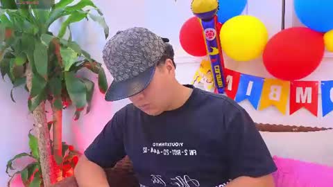 Snapshot of bennett_alejoo chatting on June 2026 06:56:02 PM bennett_alejoo online show from June 2026 06:56:02 PM