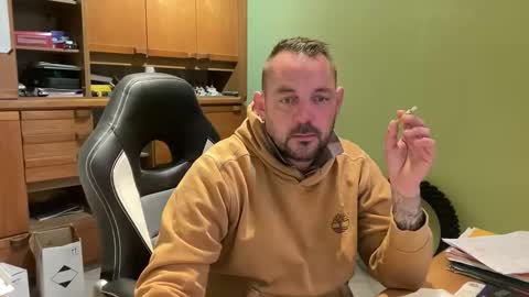 benochau online show from April 2026 04:46:02 AM