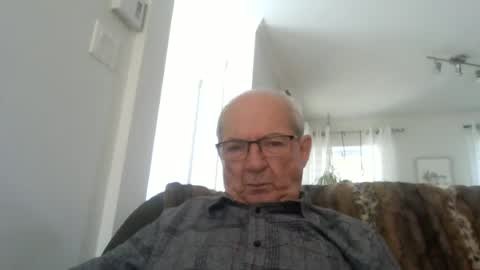 Snapshot of bernard1102 chatting on June 2026 01:34:02 PM bernard1102 online show from June 2026 01:34:02 PM