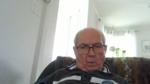 Snapshot of bernard1102 chatting on June 2026 01:04:02 PM bernard1102 online show from June 2026 01:04:02 PM