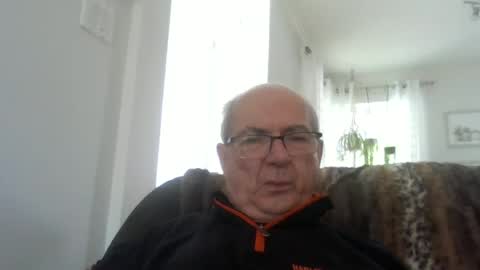 Snapshot of bernard1102 chatting on June 2026 02:10:02 PM bernard1102 online show from June 2026 02:10:02 PM