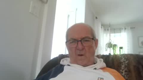Snapshot of bernard1102 chatting on June 2026 12:55:02 PM bernard1102 online show from June 2026 12:55:02 PM
