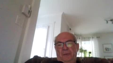 Snapshot of bernard1102 chatting on June 2026 09:43:02 AM bernard1102 online show from June 2026 09:43:02 AM