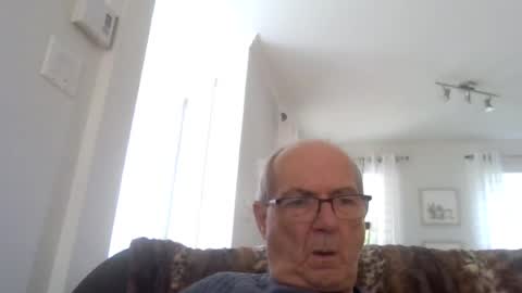 Snapshot of bernard1102 chatting on July 2026 01:17:01 PM bernard1102 online show from July 2026 01:17:01 PM