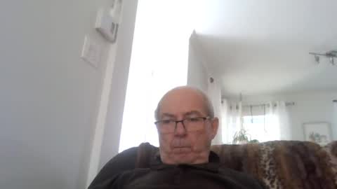 Snapshot of bernard1102 chatting on July 2026 01:52:02 PM bernard1102 online show from July 2026 01:52:02 PM