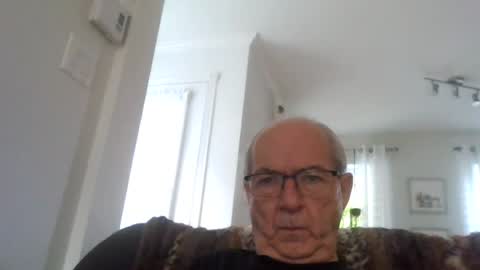 Snapshot of bernard1102 chatting on July 2026 11:03:02 AM bernard1102 online show from July 2026 11:03:02 AM