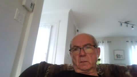 Snapshot of bernard1102 chatting on July 2026 10:40:02 AM bernard1102 online show from July 2026 10:40:02 AM