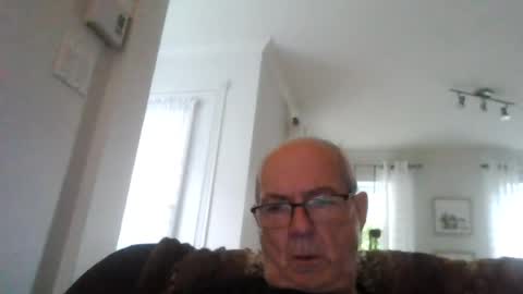 Snapshot of bernard1102 chatting on July 2026 10:21:02 AM bernard1102 online show from July 2026 10:21:02 AM