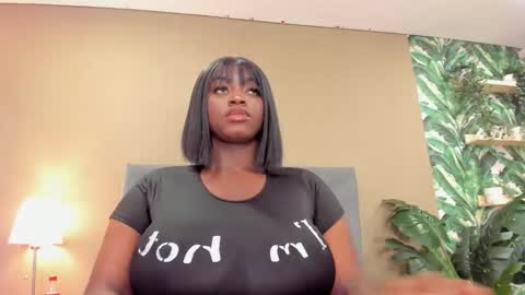 Snapshot of betsybennet chatting on February 2026 08:35:02 AM BETSY online show from February 2026 08:35:02 AM