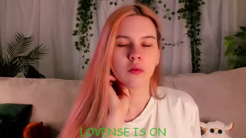 Eliz online show from October 2025 01:59:02 AM