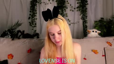 Eliz online show from October 2025 01:28:01 AM