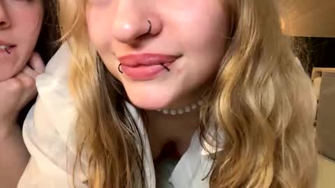 Ellie  online show from March 2026 02:38:01 AM