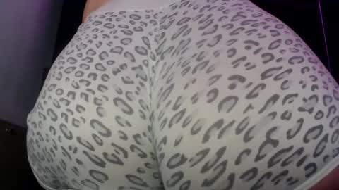 Snapshot of bigass_hot1 chatting on October 2025 06:59:01 AM KATERINE online show from October 2025 06:59:01 AM