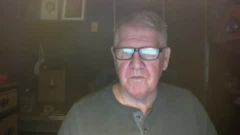 Snapshot of bigbeerdrinker1 chatting on February 2026 05:44:02 AM bigbeerdrinker online show from February 2026 05:44:02 AM