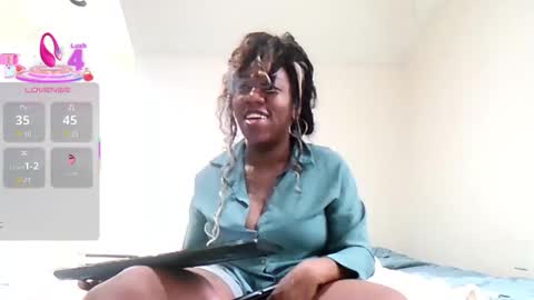 Snapshot of bigboobs_bouncin chatting on April 2026 09:57:02 PM Ashley online show from April 2026 09:57:02 PM