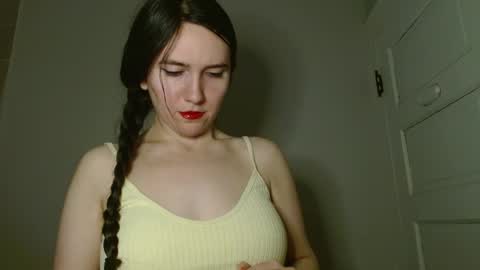 Isabella online show from March 2026 01:32:02 AM