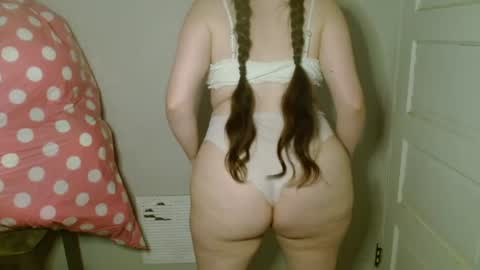 Snapshot of bigbootybunny chatting on June 2026 04:19:02 AM Isabella online show from June 2026 04:19:02 AM
