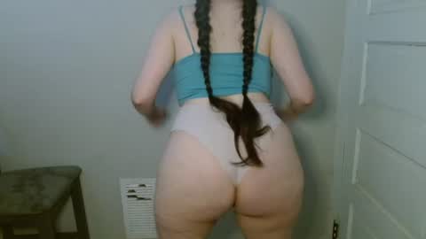 Snapshot of bigbootybunny chatting on June 2026 04:08:02 PM Isabella online show from June 2026 04:08:02 PM