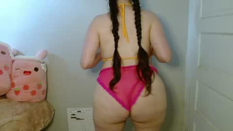 Snapshot of bigbootybunny chatting on July 2026 06:34:02 PM Isabella online show from July 2026 06:34:02 PM