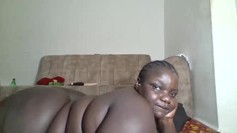 Snapshot of bigdarkass chatting on February 2026 05:00:02 AM VIOLET online show from February 2026 05:00:02 AM