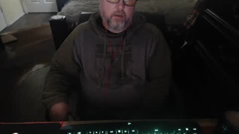 bighugmugg online show from April 2026 11:16:02 AM